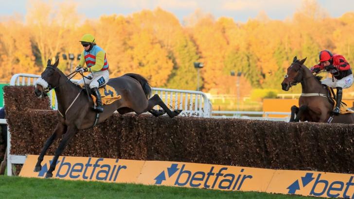 Horse racing at Sandown